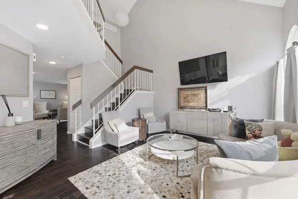 $489,900 | 1497 Whitman Court, Schaumburg, IL 60173