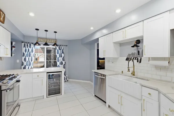 $489,900 | 1497 Whitman Court, Schaumburg, IL 60173