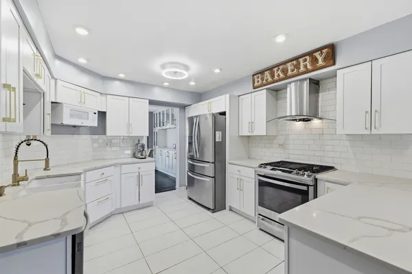 $489,900 | 1497 Whitman Court, Schaumburg, IL 60173