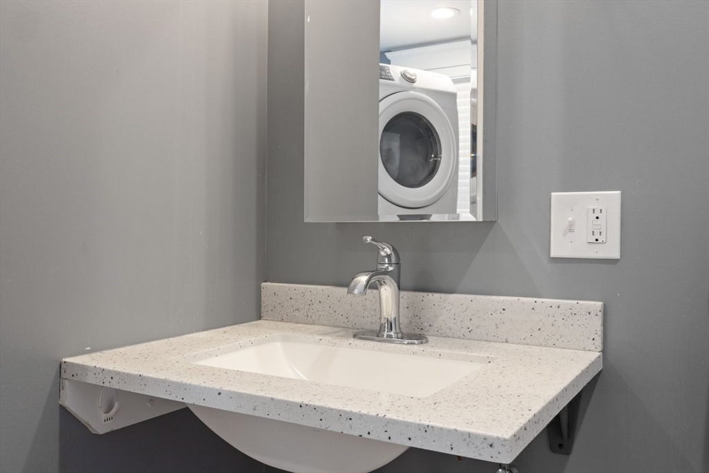 20 Roosevelt Road Weymouth, MA 02188 - Photo 9 of 22 Gallery Image 9