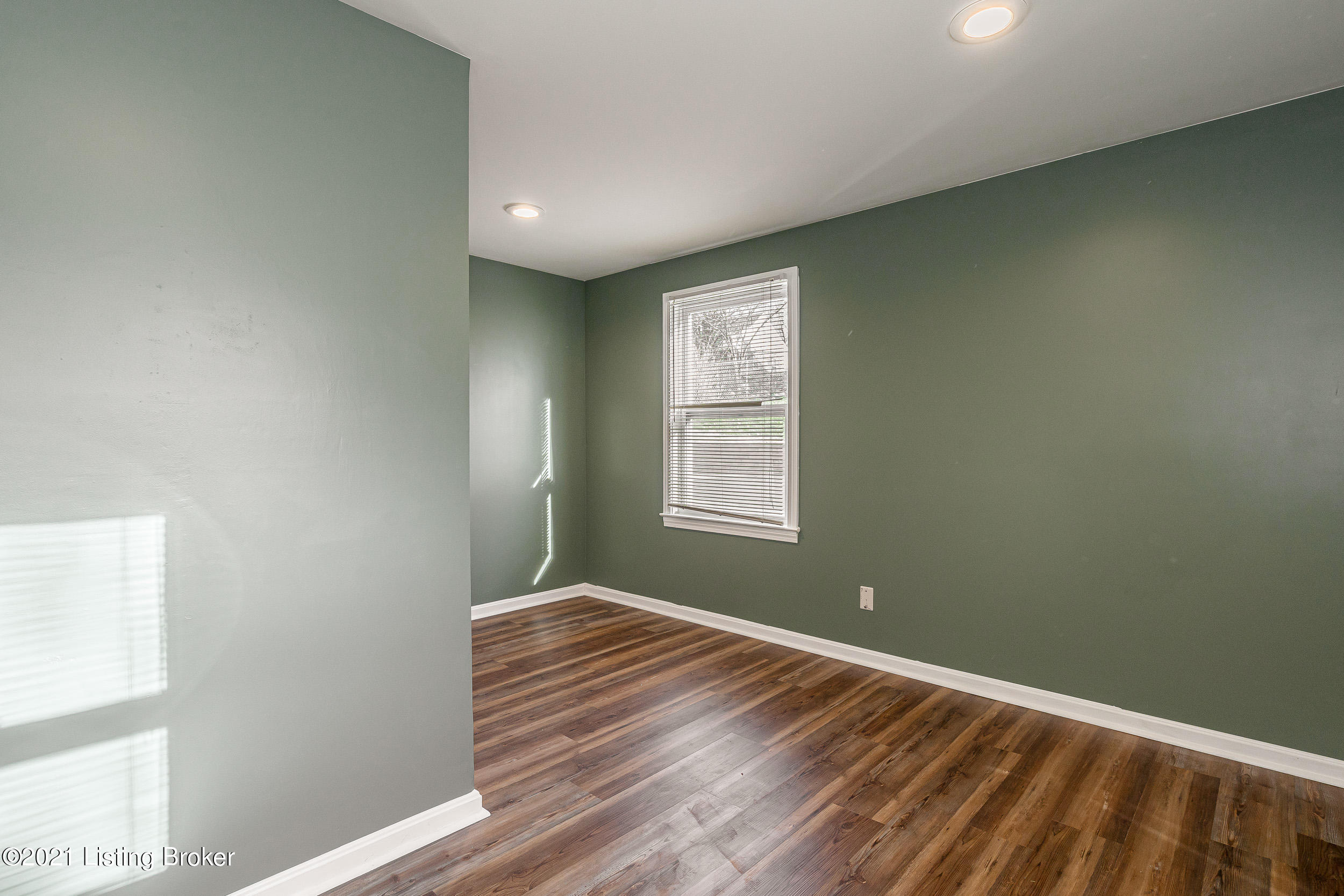 4004 Springhill Road Louisville, KY 40207 - Photo 27 of 41 4004 Springhill Road-34