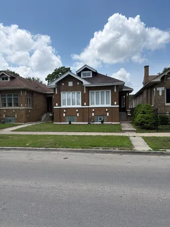 $399,900 | 7606 South Paxton Avenue, Chicago, IL 60649