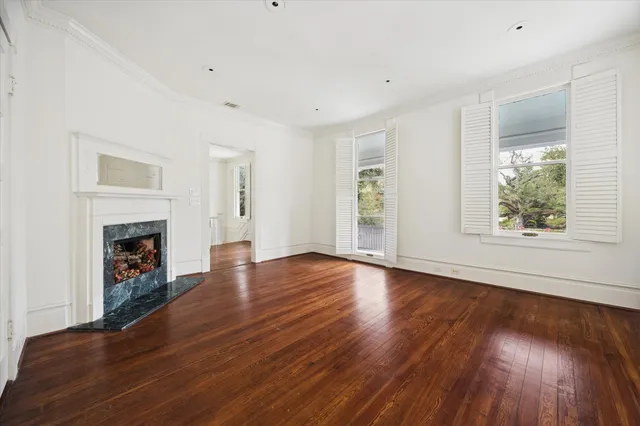 $2,250,000 | 200 Westmoreland Street, Houston, TX 77006