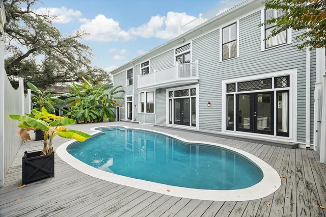 $2,250,000 | 200 Westmoreland Street, Houston, TX 77006