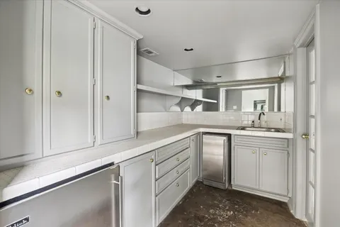 $2,250,000 | 200 Westmoreland Street, Houston, TX 77006