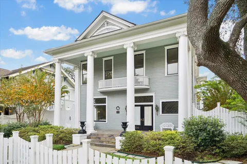 $2,250,000 | 200 Westmoreland Street, Houston, TX 77006