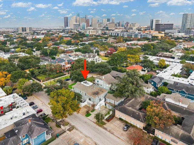 $2,250,000 | 200 Westmoreland Street, Houston, TX 77006