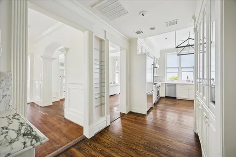 $2,250,000 | 200 Westmoreland Street, Houston, TX 77006