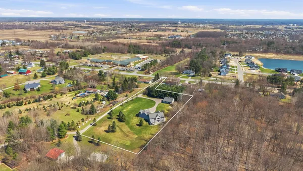 $1,250,000 | 4864 Hide Away Lane, Hudsonville, MI 49426