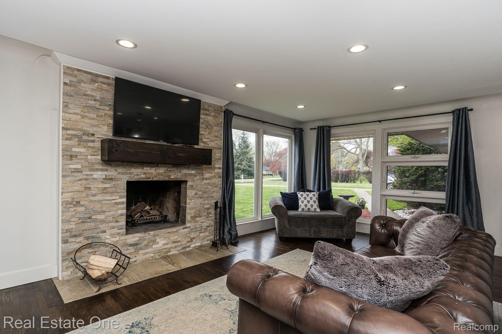 1124 Stellma Lane Rochester, MI 48309 - Photo 17 of 44 Gallery Image 17
