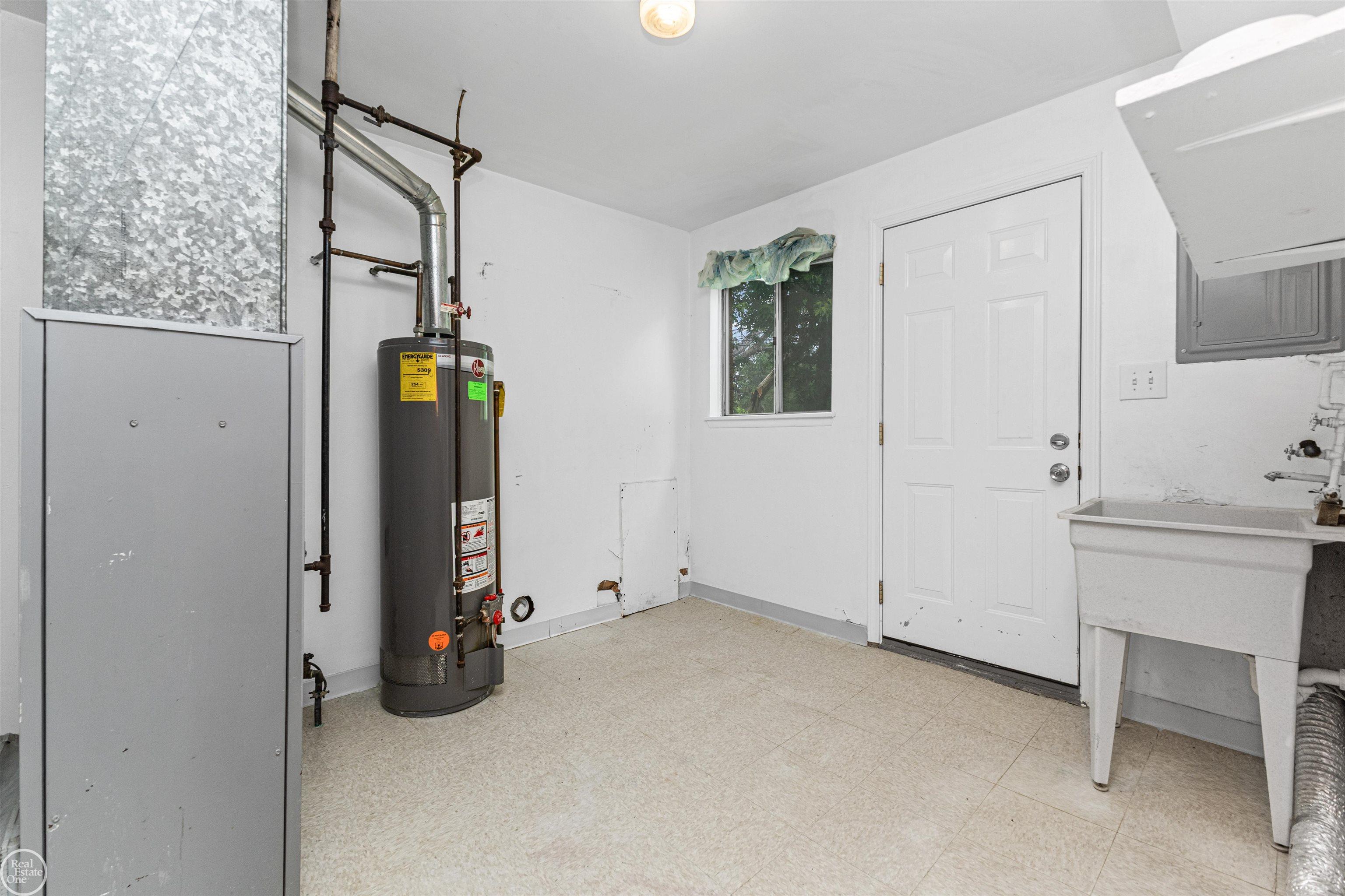 6793 Prospect Avenue Warren, MI 48091 - Photo 15 of 39