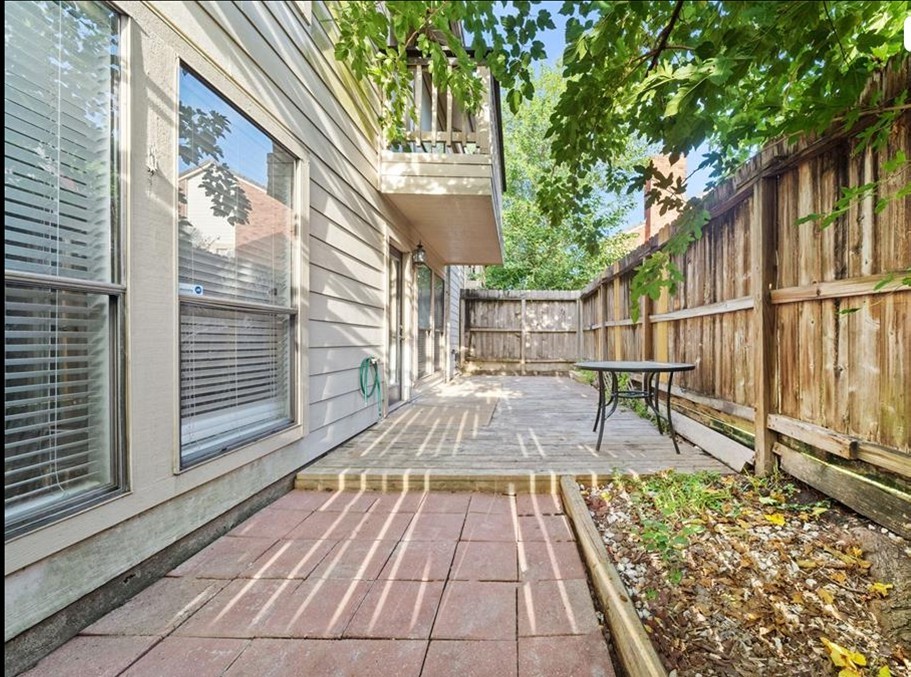 2277 South Kirkwood Road, Unit 1101 Houston, TX 77077 - Photo 14 of 18 a view of outdoor seating