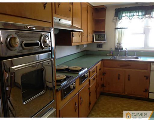 199 Jeffery Road Colonia, NJ 07067 - Photo 11 of 16 Gallery Image 11