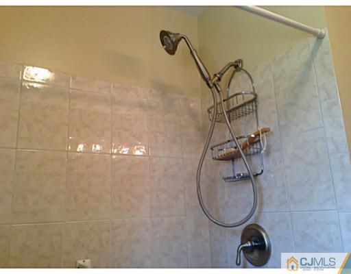 199 Jeffery Road Colonia, NJ 07067 - Photo 10 of 16 Gallery Image 10