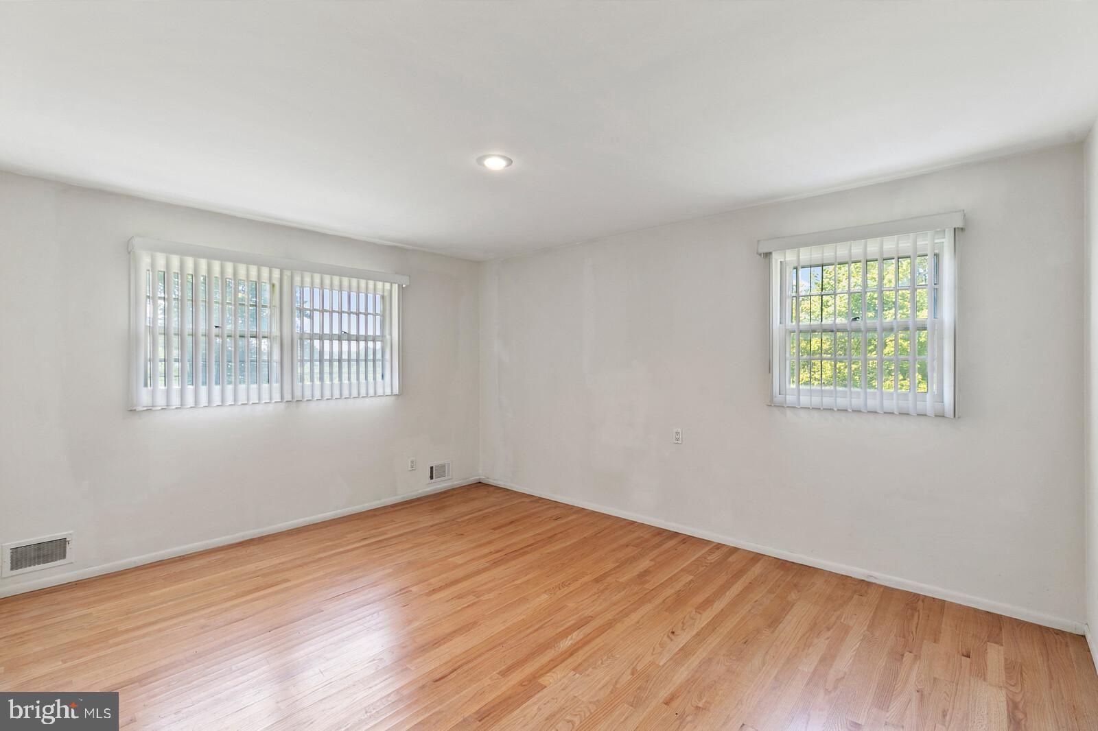 211 Windsor Road Trenton, NJ 08691 - Photo 25 of 50 Gallery Image 25