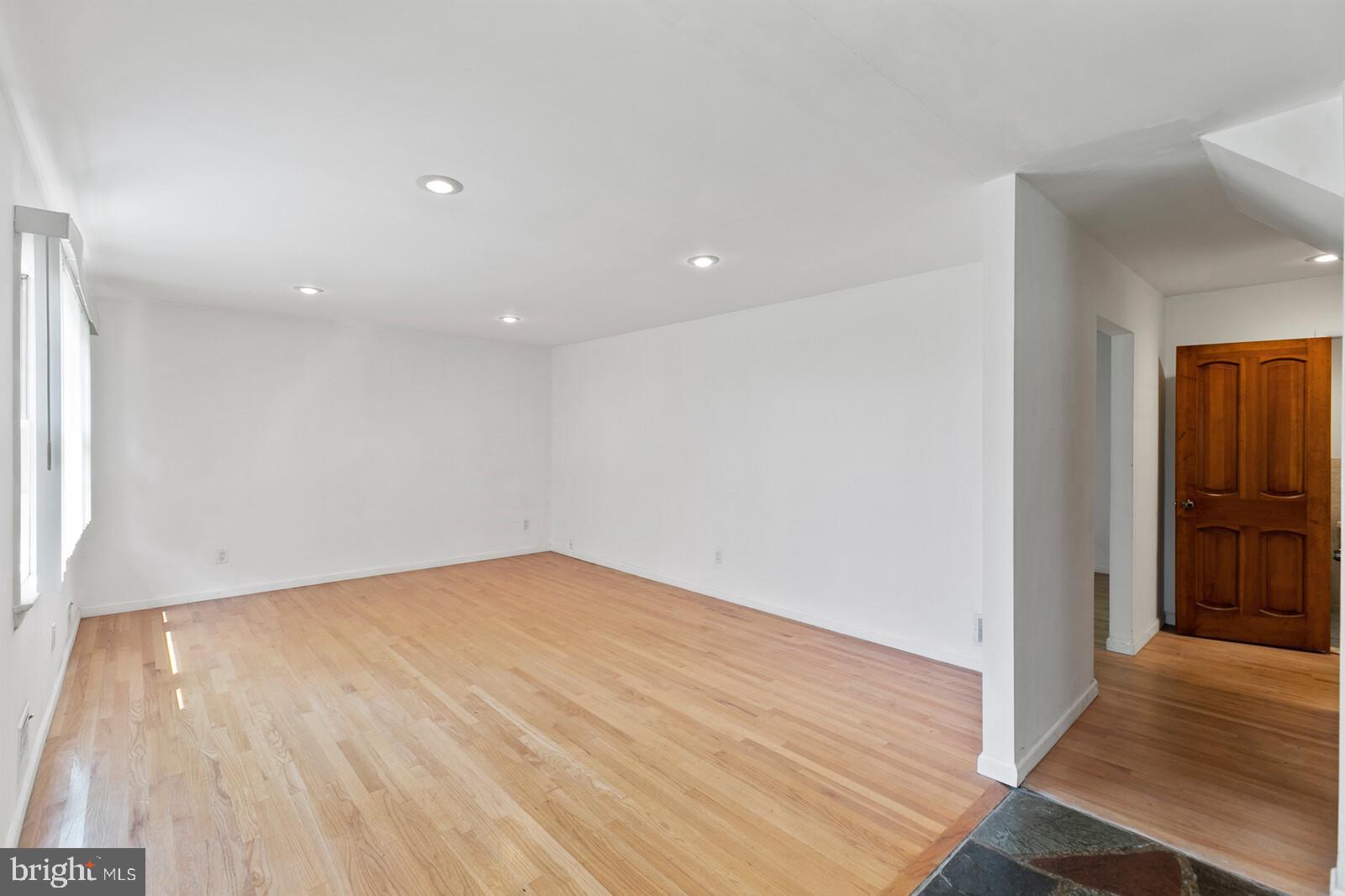 211 Windsor Road Trenton, NJ 08691 - Photo 3 of 50 Gallery Image 3