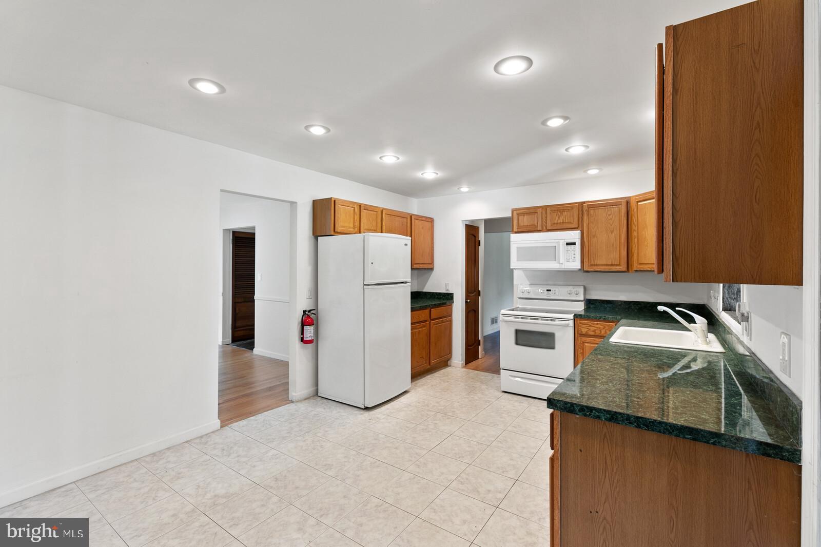 211 Windsor Road Trenton, NJ 08691 - Photo 10 of 50 Gallery Image 10