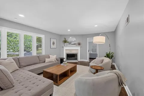 $1,250,000 | 5726 Howe Drive, Fairway, KS 66205