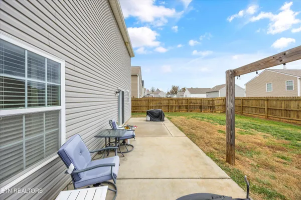 $379,900 | 7128 Lawgiver Circle, Corryton, TN 37721