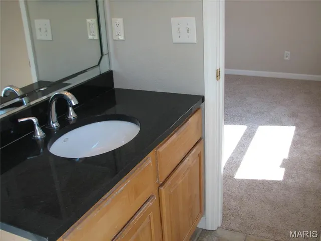 $2,075 | 219 Charmers Court, Kirkwood, MO 63122