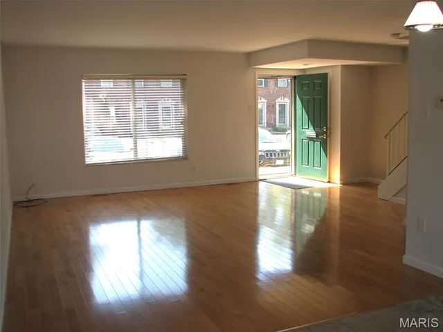 $2,075 | 219 Charmers Court, Kirkwood, MO 63122