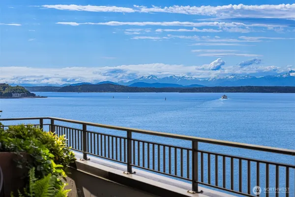 $1,250,000 | 1009 Western Avenue, Unit 1203, Seattle, WA 98104