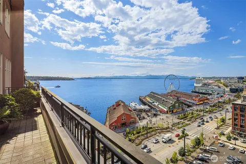 $1,250,000 | 1009 Western Avenue, Unit 1203, Seattle, WA 98104