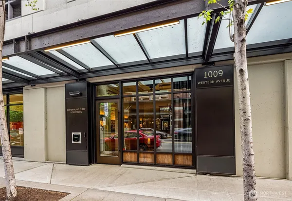 $1,250,000 | 1009 Western Avenue, Unit 1203, Seattle, WA 98104