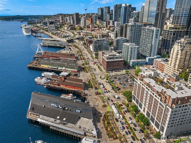 $1,395,000 | 1009 Western Avenue, Unit 1203, Seattle, WA 98104