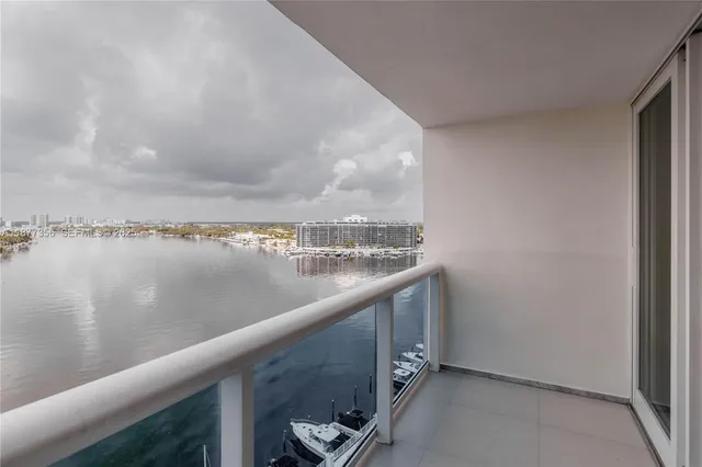 $3,300 | 6770 Indian Creek Drive, Unit 14E, Miami Beach, FL 33141