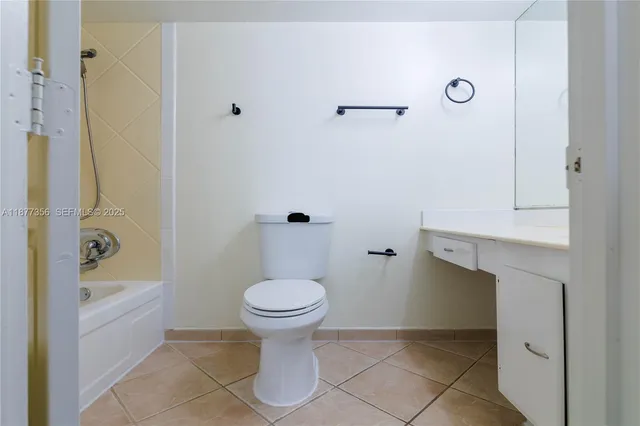 $3,300 | 6770 Indian Creek Drive, Unit 14E, Miami Beach, FL 33141