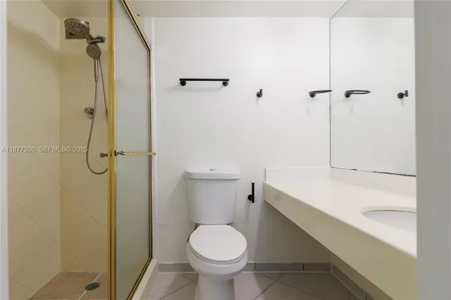 $3,300 | 6770 Indian Creek Drive, Unit 14E, Miami Beach, FL 33141