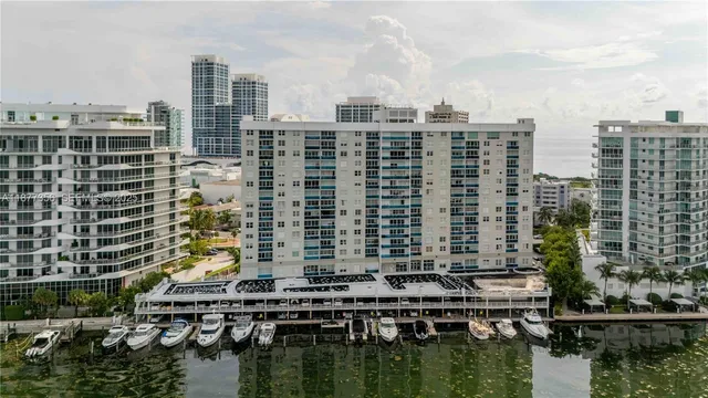 $3,300 | 6770 Indian Creek Drive, Unit 14E, Miami Beach, FL 33141