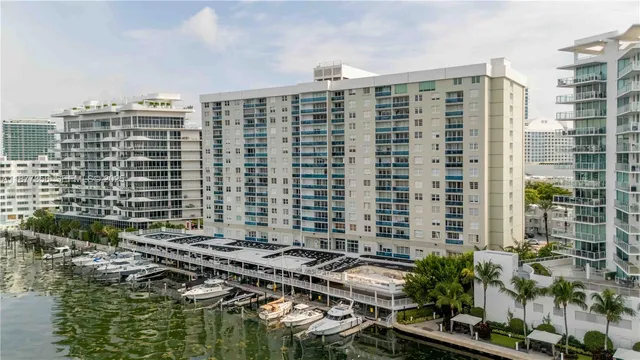 $3,300 | 6770 Indian Creek Drive, Unit 14E, Miami Beach, FL 33141