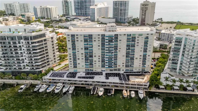 $3,300 | 6770 Indian Creek Drive, Unit 14E, Miami Beach, FL 33141