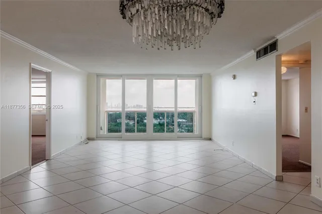 $3,300 | 6770 Indian Creek Drive, Unit 14E, Miami Beach, FL 33141