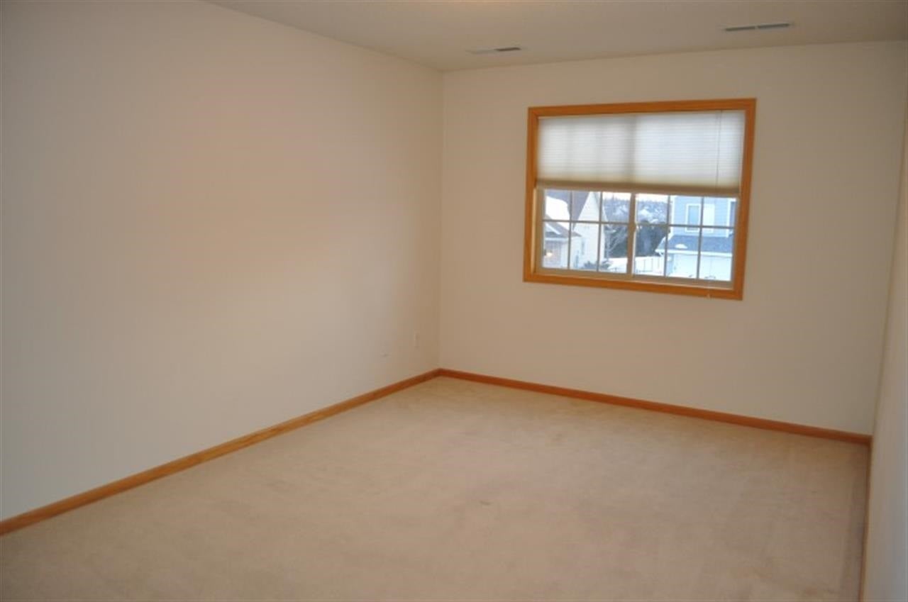 626 Tipperary Road Iowa City, IA 52246 - Photo 10 of 17 Gallery Image 10