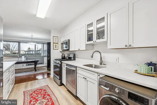 $569,900 | 2401 Pennsylvania Avenue, Unit 3B21, Philadelphia, PA 19130