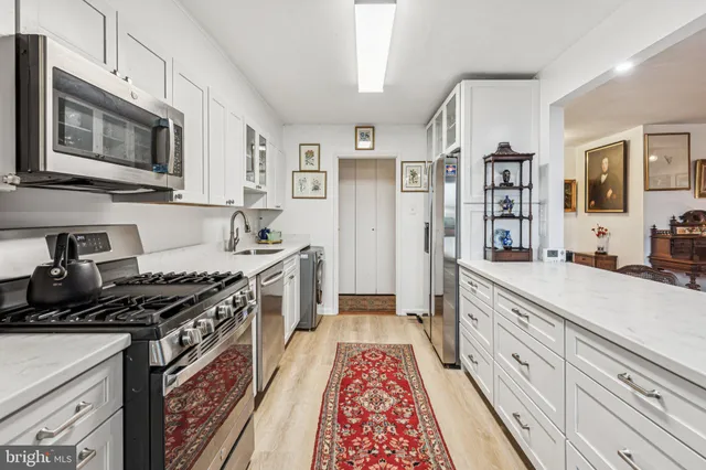 $569,900 | 2401 Pennsylvania Avenue, Unit 3B21, Philadelphia, PA 19130