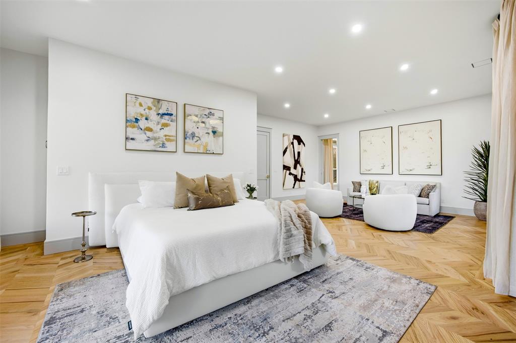 1000 West Wintergreen Road DeSoto, TX 75115 - Photo 26 of 40 a bedroom with a bed and a couch