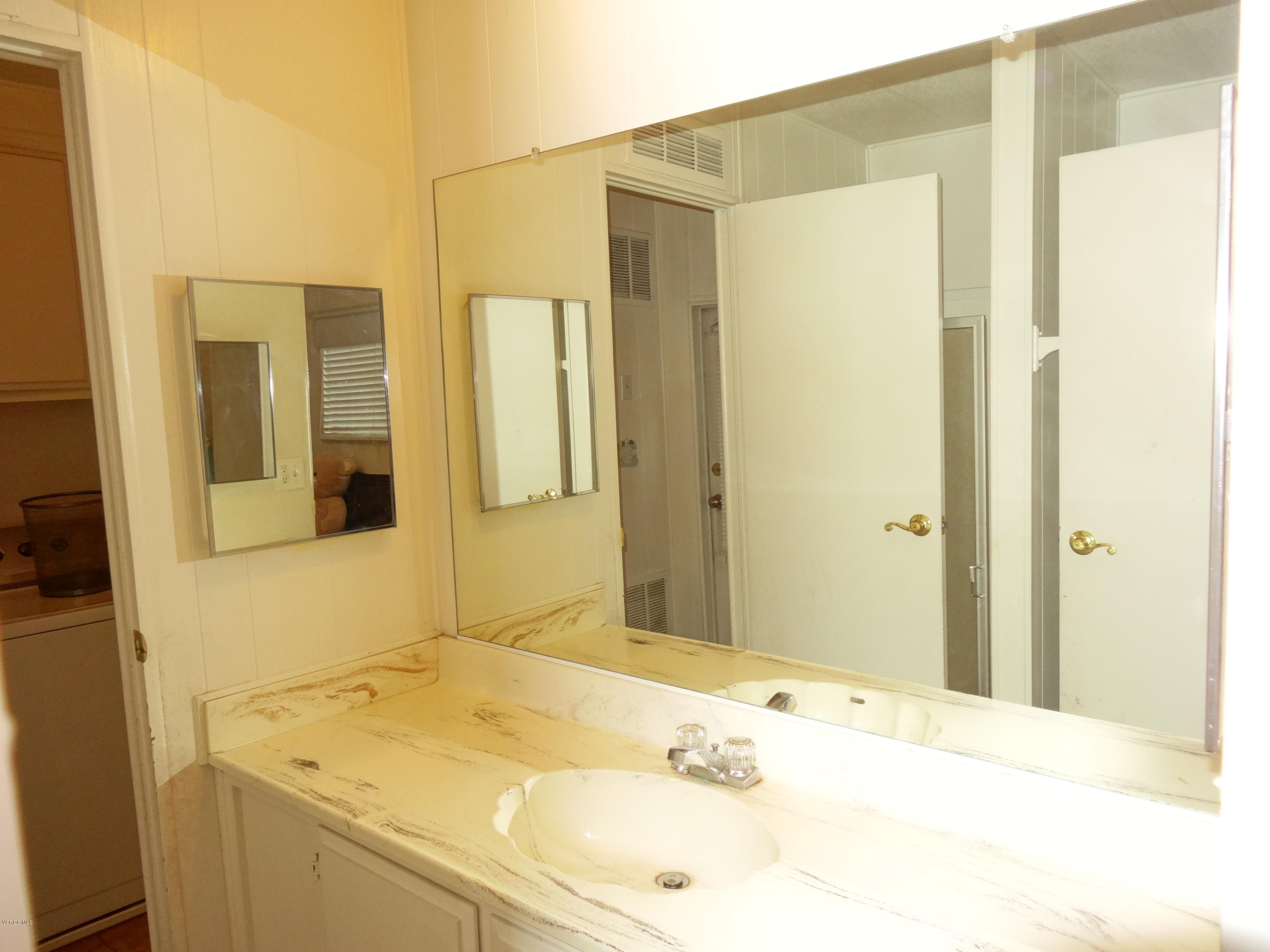 1550 Rory Lane, Unit 119 Simi Valley, CA 93063 - Photo 37 of 54 DSC01115