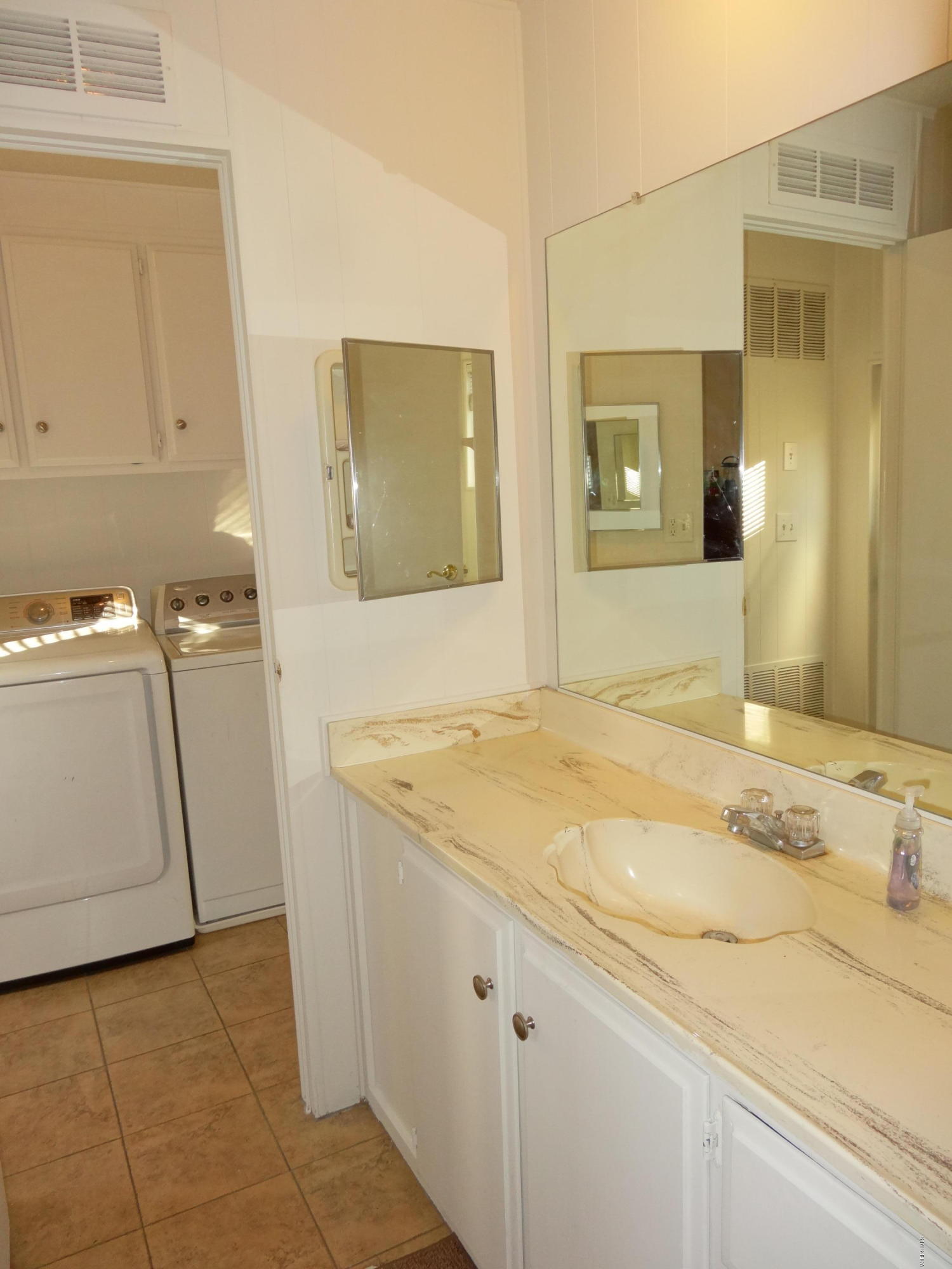 1550 Rory Lane, Unit 119 Simi Valley, CA 93063 - Photo 52 of 54 DSC01220