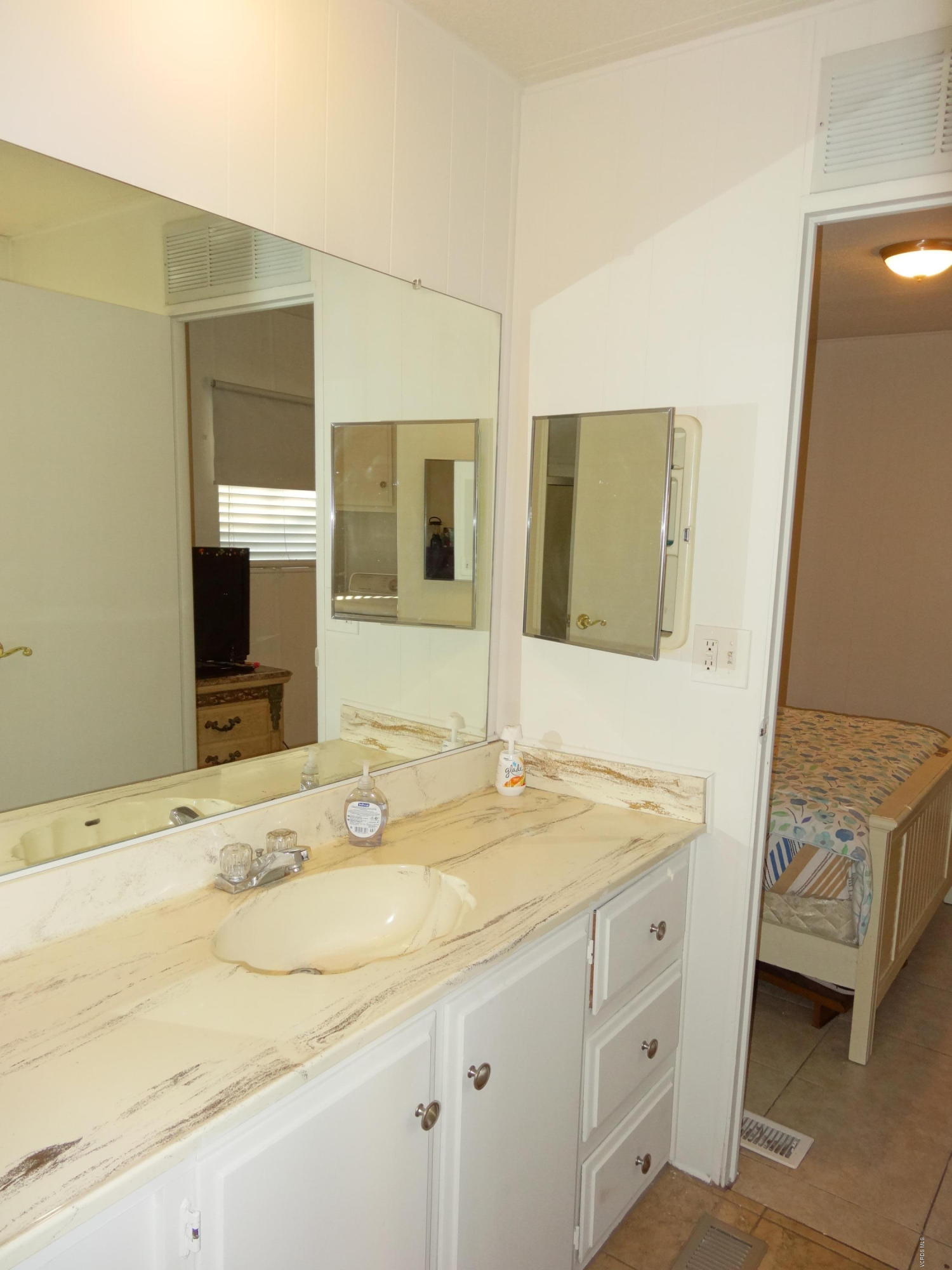 1550 Rory Lane, Unit 119 Simi Valley, CA 93063 - Photo 10 of 54 DSC01219