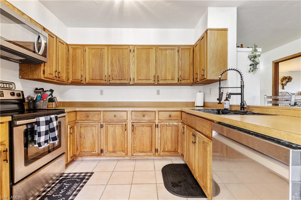 3666 Ft Simmons Avenue Fort Denaud, FL 33935 - Photo 13 of 41 Lots of storage and counter space