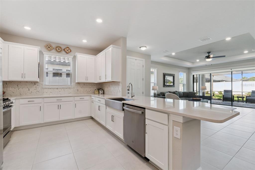 4647 Garofalo Road Wesley Chapel, FL 33543 - Photo 5 of 92