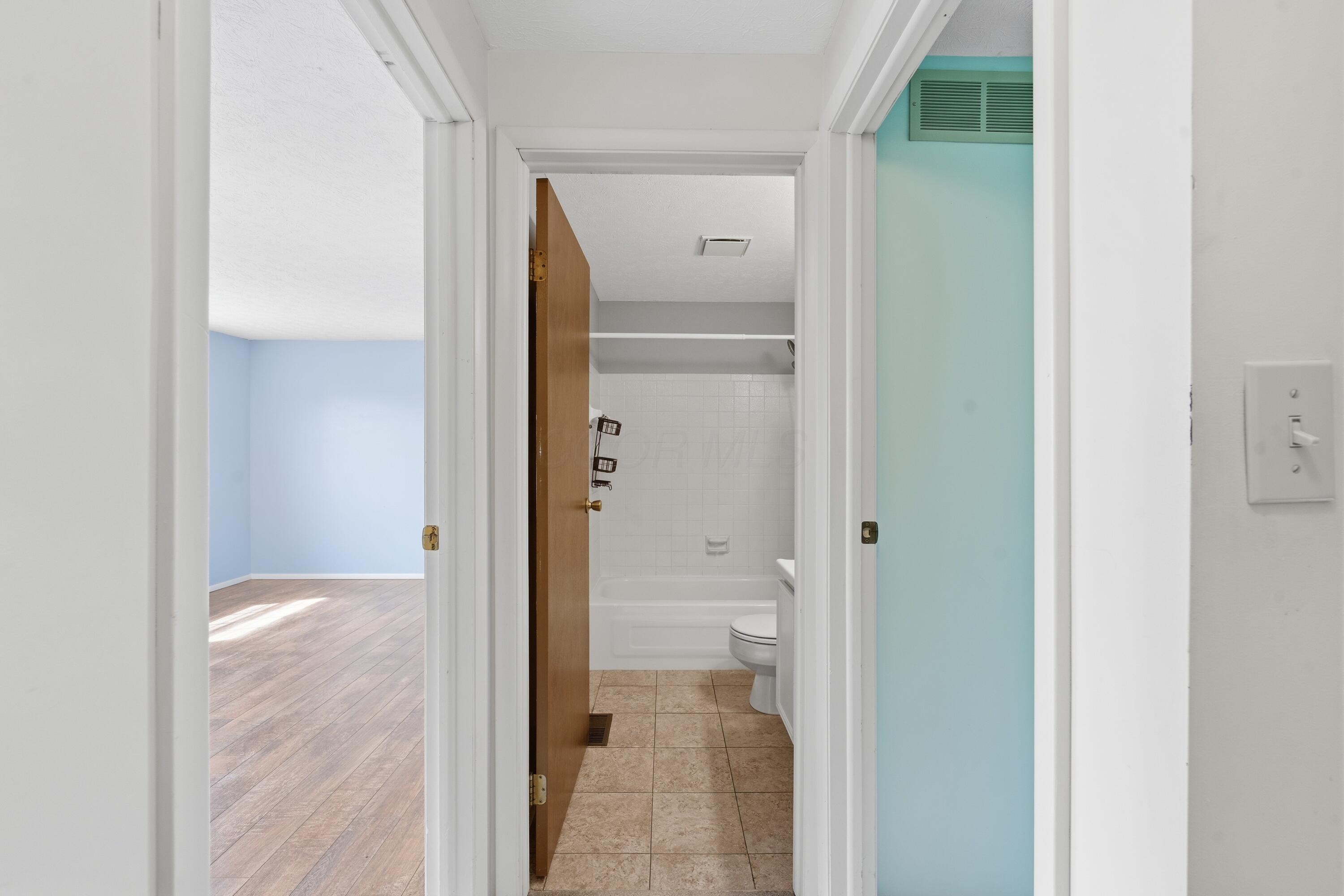 3015 Colony Lane Springfield, OH 45503 - Photo 24 of 29 Hall