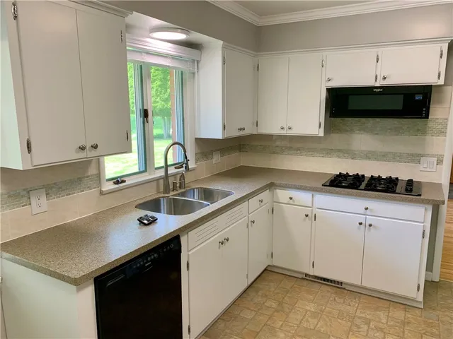 $3,695 | 20 Pine Hill Drive, Perinton, NY 14534