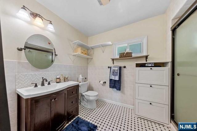 940 Garrison Avenue Teaneck, NJ 07666 - Photo 14 of 38