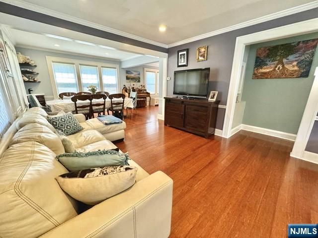 940 Garrison Avenue Teaneck, NJ 07666 - Photo 5 of 38