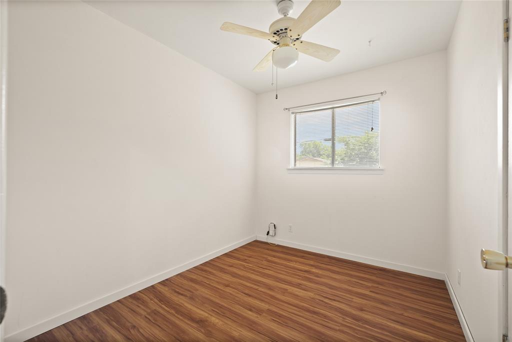 1332 Harrison Lane Hurst, TX 76053 - Photo 17 of 33